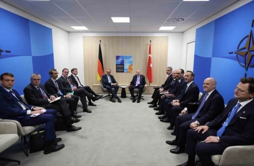 Erdoğan, Lahey’de Almanya Başbakanı Merz ile görüştü
