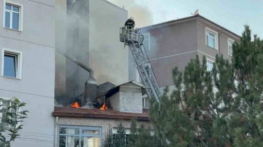 Ereğli’de iş hanının çatısında yangın paniği
