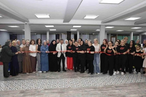 Erenler&rsquo;de kadınlar i&ccedil;in yeni merkez kapılarını a&ccedil;tı
