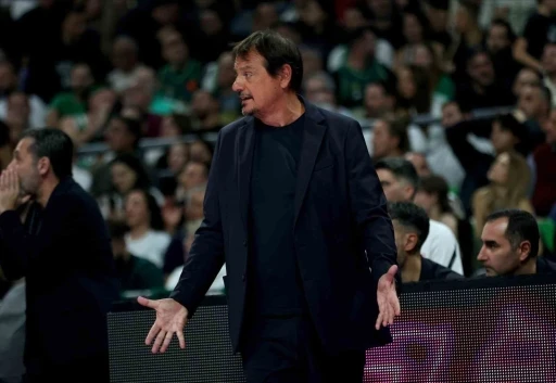 Ergin Ataman, Olimpiakos taraftarına cevap verdi

