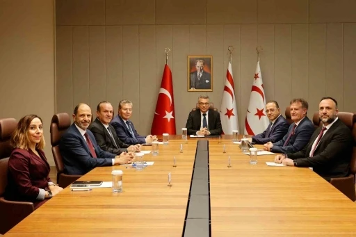 Erhürman siyasi parti liderlerini kabul etti
