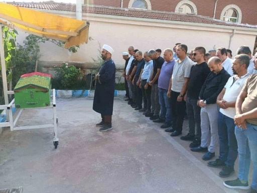 Erkek arkadaşı tarafından uğradığı saldırıyla gündeme gelen lise öğrenci kız trafik kazasında hayatını kaybetti
