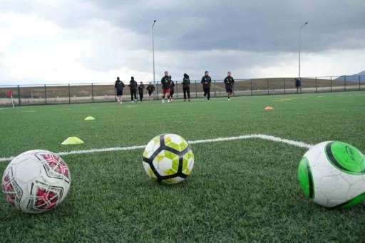Erken yaşta evliliğe karşı kurulan kadın futbol takımı 2. Lig yolunda
