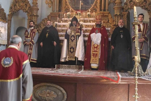Ermenilerin Mi&ccedil;ing ayininde İran&rsquo;a dua

