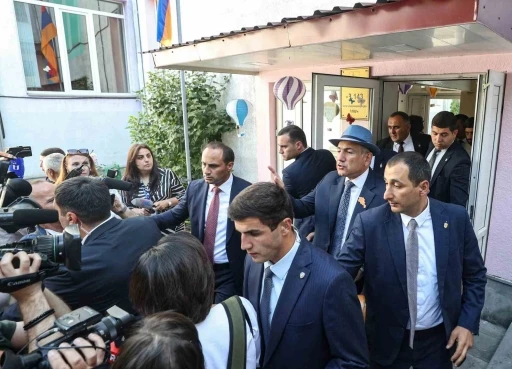 Ermenistan Başbakanı Paşinyan: "T&uuml;rkiye ile diplomatik ilişkilerin kurulmasını bekliyorum"
