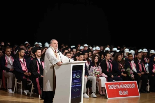 ER&Uuml;&rsquo;de 702 m&uuml;hendis mezun oldu

