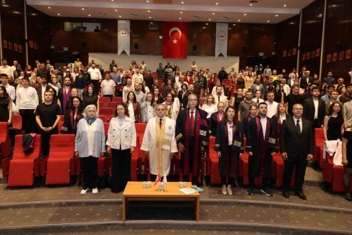 ER&Uuml; Eczacılık Fak&uuml;ltesi&rsquo;nde &lsquo;&Ouml;nl&uuml;k Giyme T&ouml;reni&rsquo; d&uuml;zenlendi
