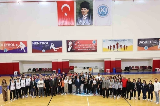 ERÜ Kadın Basketbol Takımı şampiyon oldu

