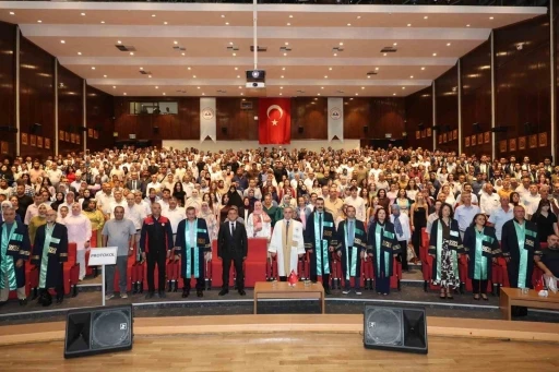 ER&Uuml; Ziraat Fak&uuml;ltesi&rsquo;nde 15. d&ouml;nem mezuniyet sevinci
