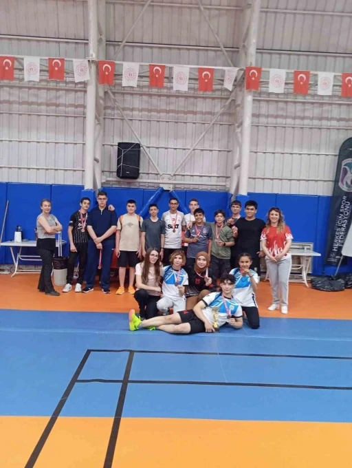 ERVA Spor Okulları, kürsüye ambargo koydu
