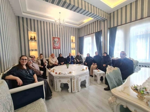 ERVAK Kadın Kolları&rsquo;ndan engelli &ouml;ğrencilere g&ouml;n&uuml;l desteği
