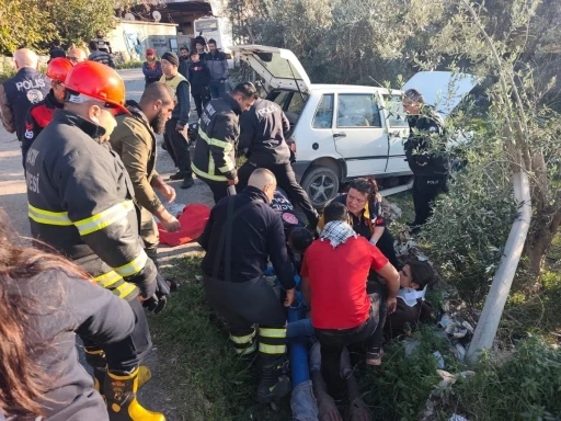 Erzin&rsquo;de trafik kazası:  3 yaralı
