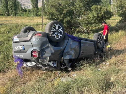 Erzincan’da 4 kişinin yaralandığı 1 kişinin öldüğü feci kazanın güvenlik kamerası görüntüleri çıktı
