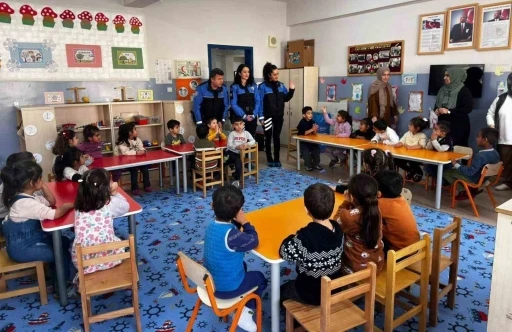 Erzincan&rsquo;da 555 &ouml;ğrenciye g&uuml;venlik ve trafik eğitimi verildi
