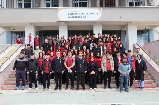 Erzincan&rsquo;da 882 &ouml;ğrenciye jandarma akademisi tanıtıldı

