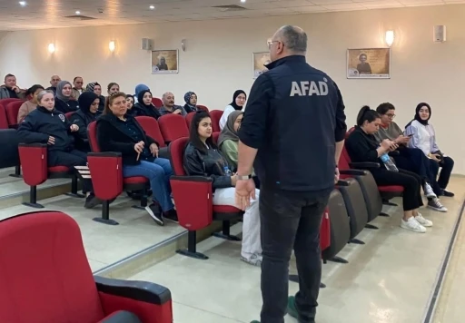 Erzincan&rsquo;da afet bilinci eğitimleri s&uuml;r&uuml;yor
