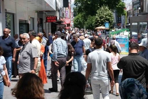 Erzincan’da bayram yoğunluğu tatilcilerin de akınıyla iki katına çıktı
