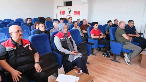 Erzincan&rsquo;da bitki koruma &uuml;r&uuml;nleri bayilerine b-re&ccedil;ete eğitimi verildi
