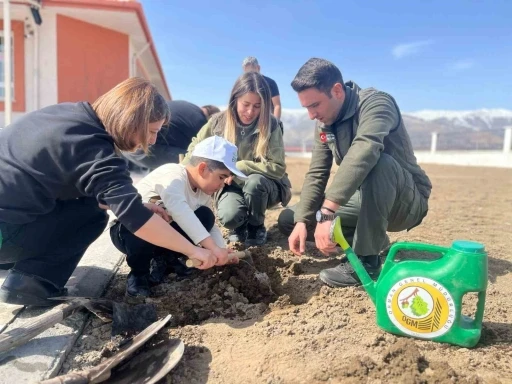 Erzincan’da fidan dikim etkinliği gerçekleştirildi
