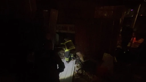 Erzincan’da gece saatlerinde yangın paniği!
