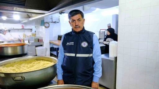Erzincan&rsquo;da ihtiya&ccedil; sahiplerine her g&uuml;n 3 &ccedil;eşit iftar yemeği ulaştırılıyor
