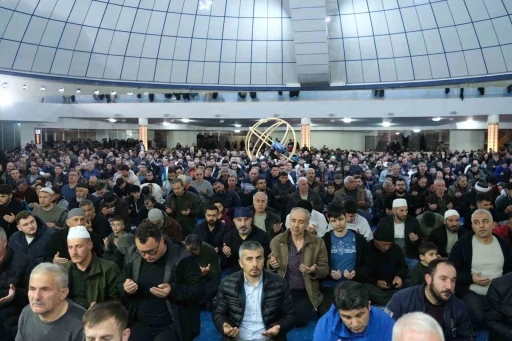 Erzincan&rsquo;da Kadir Gecesi Terzibaba Camii&rsquo;nde idrak edildi
