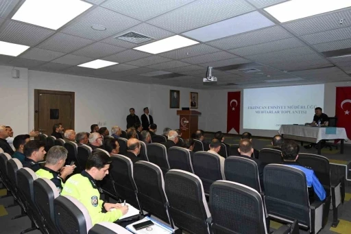 Erzincan&rsquo;da muhtarlarla g&uuml;venlik toplantısı yapıldı

