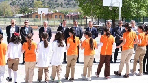 Erzincan&rsquo;da &ouml;ğrenciler bilim fuarında projelerini sergiledi
