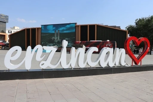 Erzincan’da termometreler 39 dereceyi gördü; sokaklar boş kaldı
