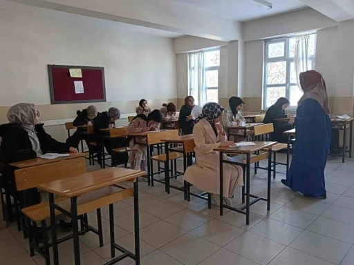 Erzincan’da umre ödüllü bilgi yarışması düzenlendi
