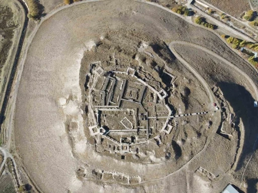 Erzincan’da Urartu izleri yeniden gün yüzünde: Altıntepe Kalesi drone ile görüntülendi
