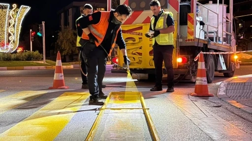 Erzincan&rsquo;da yol &ccedil;izgileri yenileniyor
