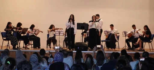 Erzincan Gen&ccedil;lik Merkezlerinde gen&ccedil;lik konseri coşkusu
