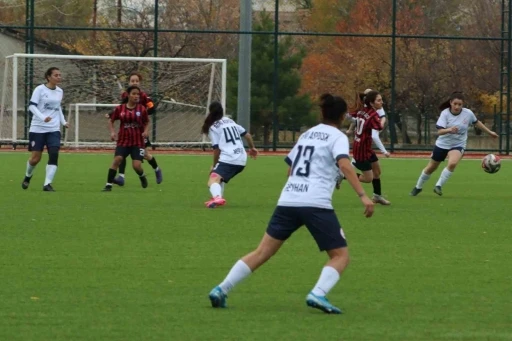 Erzincan’ın kızları Ağrı’ya 5-0 yenildi
