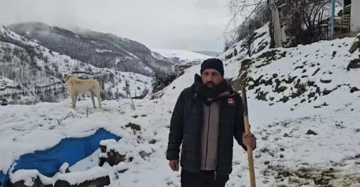 Erzincan’ın Refahiye ilçesinde kar yağışı etkili oldu
