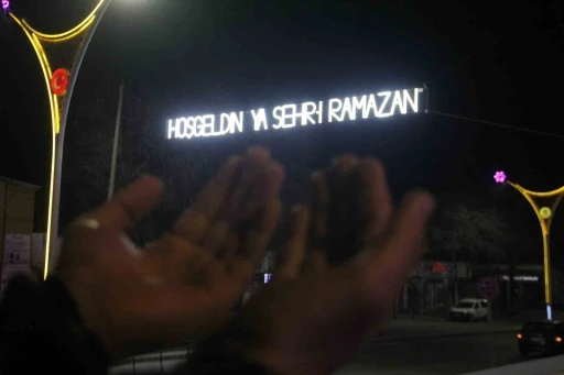Erzincan Ramazan&rsquo;a ışıklarla "hoş geldin" dedi
