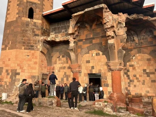 Erzincanlı gen&ccedil;ler tarih ve medeniyet yolculuğunda buluştu
