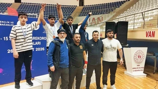Erzincanlı g&uuml;reş&ccedil;ilerden b&ouml;lge şampiyonasında başarı
