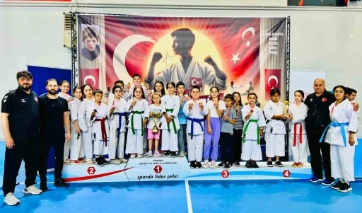 Erzincanlı karatecilerden Şehit Eren Bülbül Turnuvası’ndan madalya yağmuru
