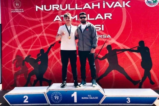 Erzincanlı sporcular cirit ve gülle atmada derece elde etti
