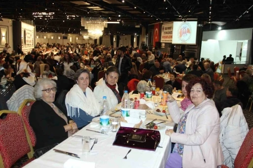 Erzincanlılar İzmir&rsquo;deki dayanışma gecesinde bir araya geldi
