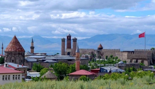 Erzurum coğrafi işaretli &uuml;r&uuml;n sıralamasında &uuml;&ccedil;&uuml;nc&uuml;l&uuml;ğ&uuml; Hatay&rsquo;a kaptırdı
