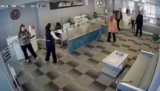 Erzurum&rsquo;da avukata yapılan bı&ccedil;aklı saldırının dehşet dolu anları
