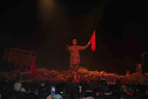 Erzurum&rsquo;da &Ccedil;anakkale ruhu sahneye taşındı
