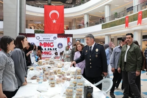 Erzurum&rsquo;da emniyet mensuplarının eşlerinden hayır &ccedil;arşısı
