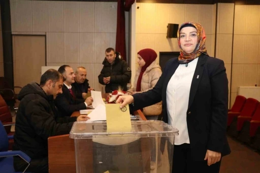 Erzurum&rsquo;da kadın oda başkanı g&uuml;ven tazeledi
