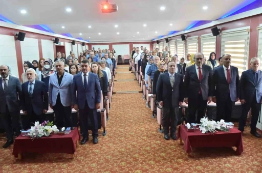 Erzurum’da &quot;Öğrencilerin söz varlığının tespiti, geliştirilmesi ve izlenmesi&quot; çalıştayı
