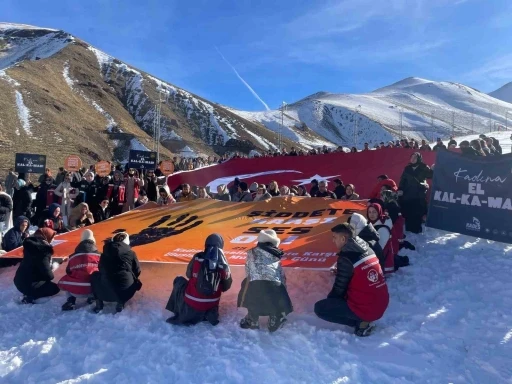 Erzurum’da &quot;Şiddete karşı tek yürek&quot; yürüyüşü düzenlendi
