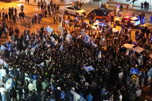 Erzurum&rsquo;da S&uuml;per Lig coşkusu caddelere sığmadı

