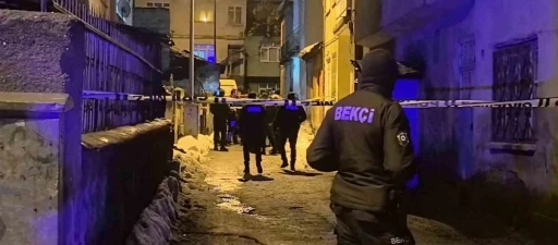 Erzurum&rsquo;da ş&uuml;pheli &ouml;l&uuml;m: Boğazından bı&ccedil;aklanmış halde bulundu

